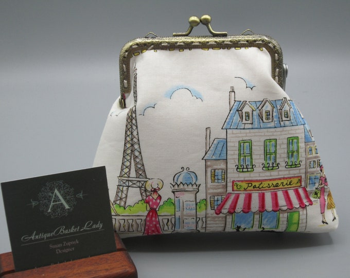 Tour Eiffel Beaded Coin Purse