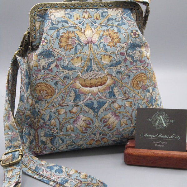 Kiss Lock Crossbody Bag, William Morris Standen LODDEN in Dusk Purse, Floral Over The Shoulder Bag, Compact Purse