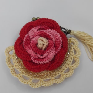 Handgefertigte Kussverschluss-Geldbörse, gehäkelt, kleine Geldbörse, feminines Blumendesign, gerahmte Geldbörse, Vintage-Geldbörse, kleine Damen-Geldbörse, Münzbörse