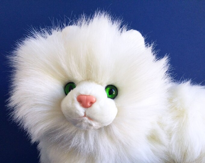 Large White, Fluffy Cat, Stuffed Animal, Nikki, Russ Berrie, Caress