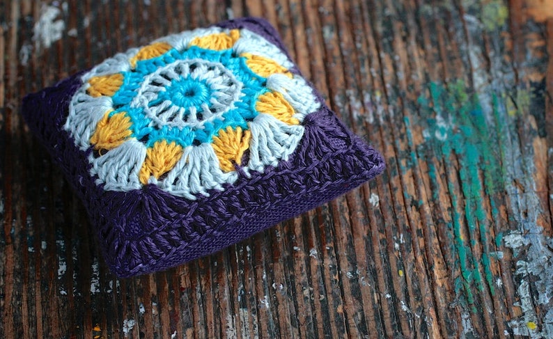 Linen pincushion crochet motif image 4