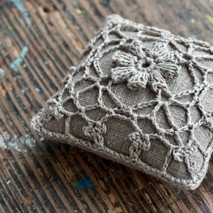 Linen pincushion crochet motif image 7