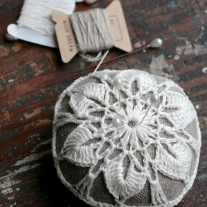 Linen pincushion crochet motif white image 1
