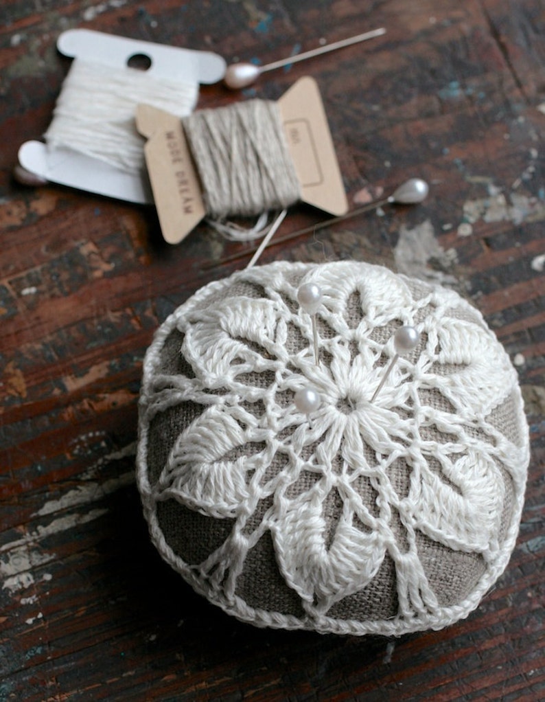 Linen pincushion crochet motif white image 1