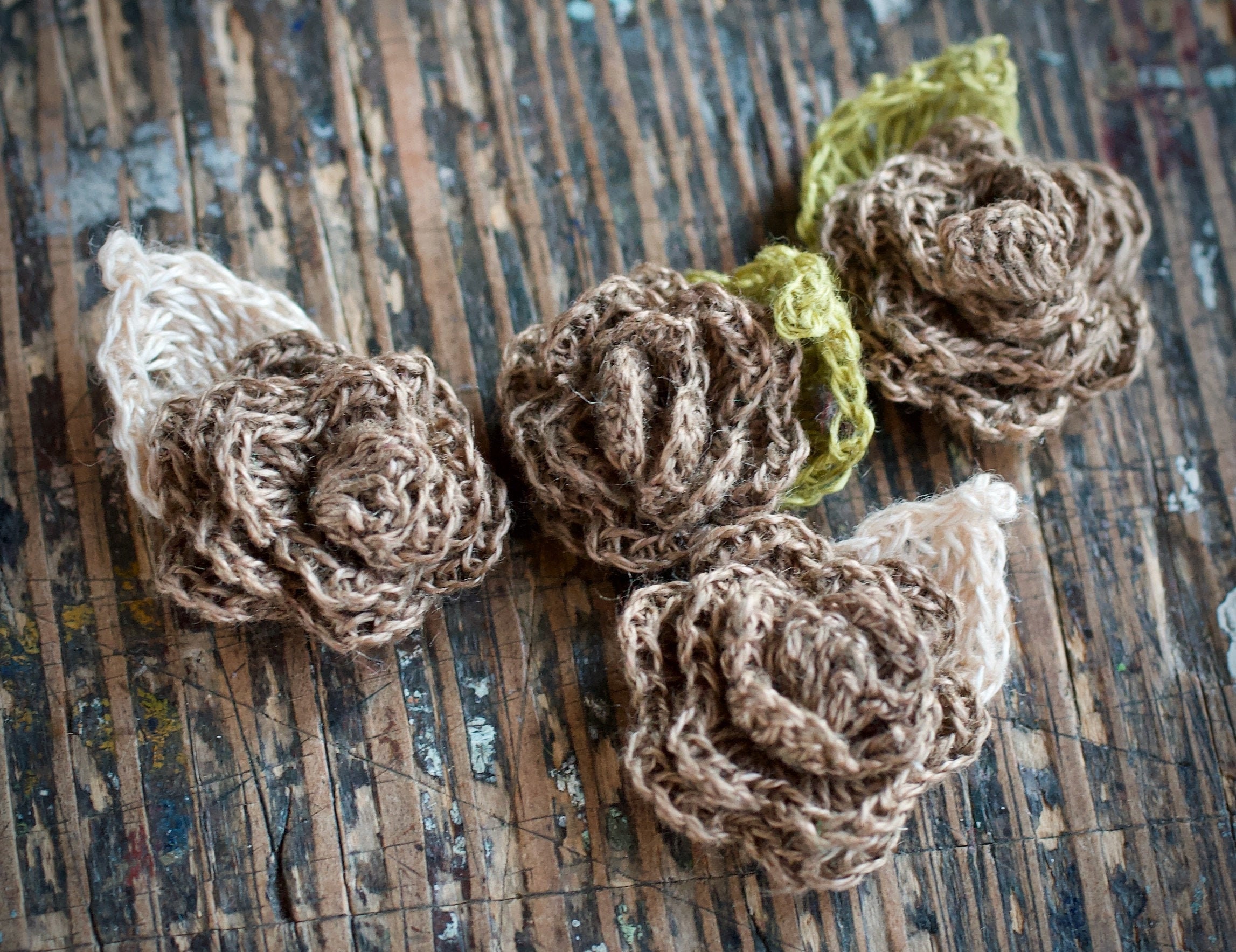 Set of 4 Crocheted Linen Roses - Embellishments - Etsy
