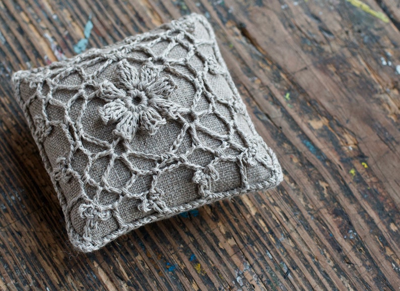 Linen pincushion crochet motif image 5