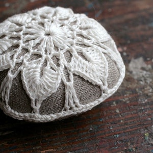 Linen pincushion crochet motif white image 4