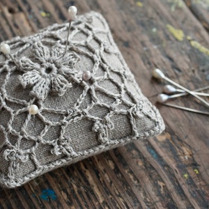 Linen pincushion crochet motif image 6