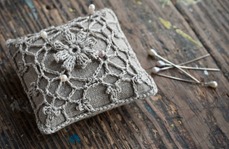 Linen pincushion crochet motif image 6