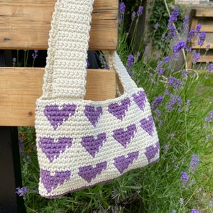 Heart Crochet Bag Pattern | cute and girly two-coloured lovely crochet bag