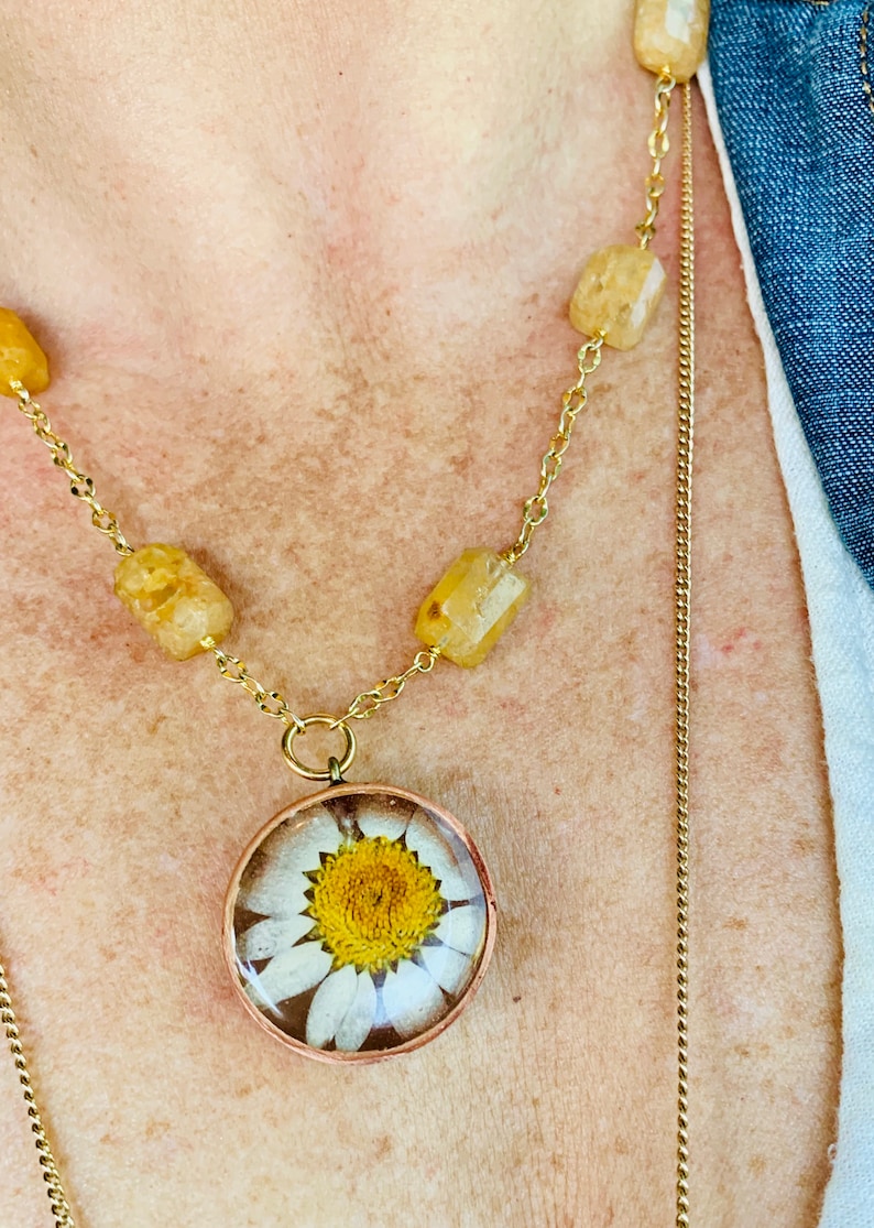 Pressed Flower Jewelry Nature Jewelry Plant Jewelry Nature Lover Gift Daisy Necklace Resin Jewelry