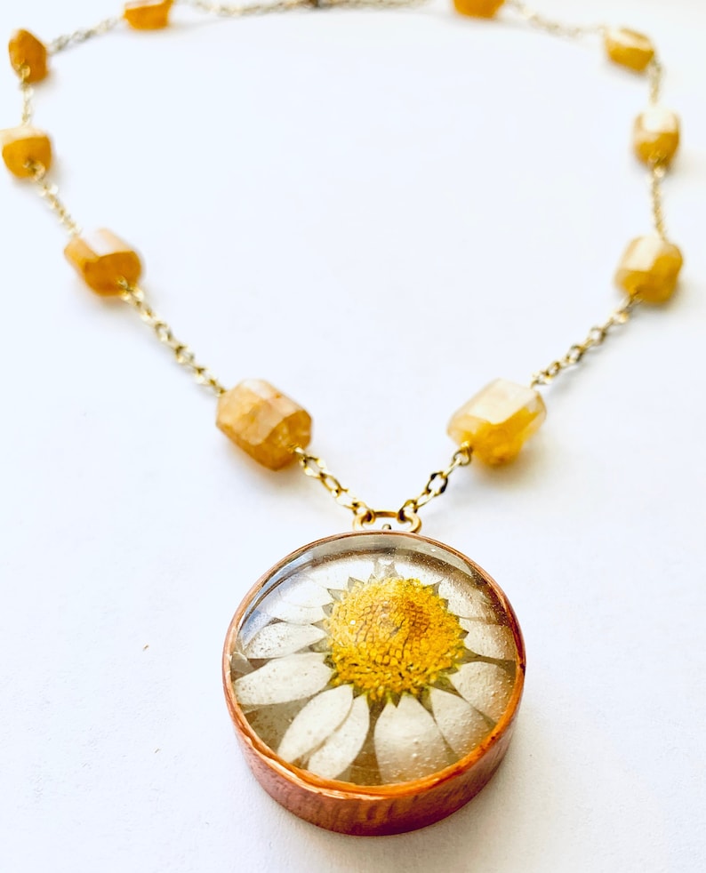 Pressed Flower Jewelry Nature Jewelry Plant Jewelry Nature Lover Gift Daisy Necklace Resin Jewelry