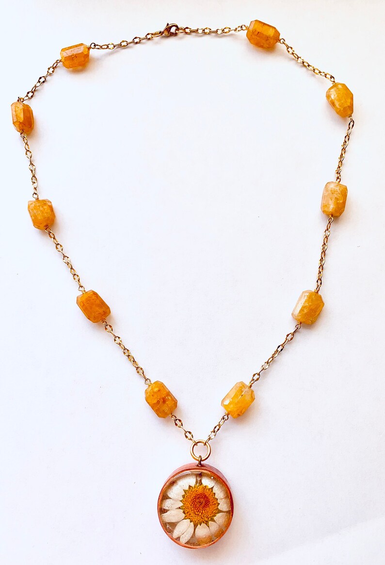 Pressed Flower Jewelry Nature Jewelry Plant Jewelry Nature Lover Gift Daisy Necklace Resin Jewelry
