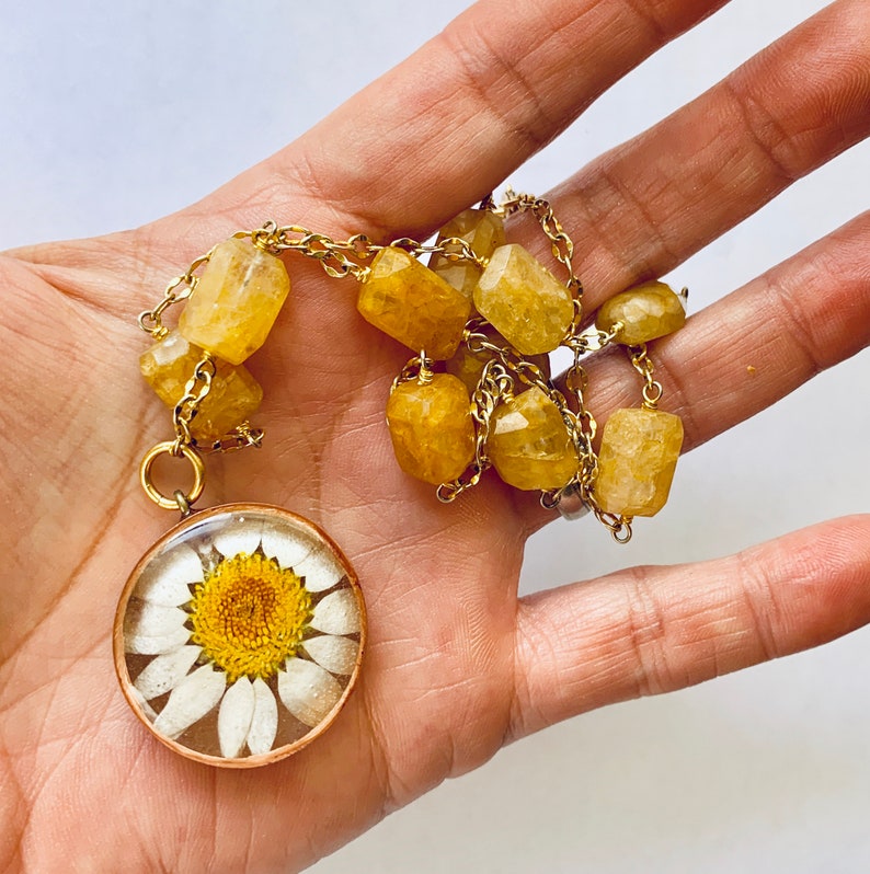 Pressed Flower Jewelry Nature Jewelry Plant Jewelry Nature Lover Gift Daisy Necklace Resin Jewelry