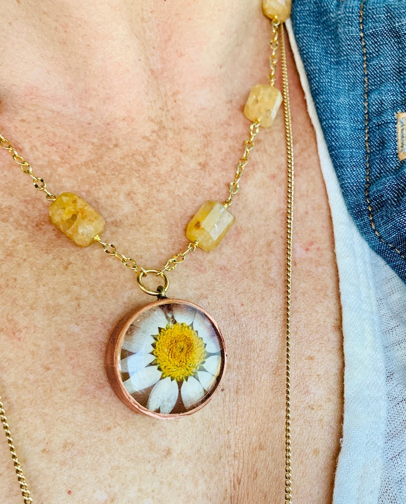 Pressed Flower Jewelry Nature Jewelry Plant Jewelry Nature Lover Gift Daisy Necklace Resin Jewelry