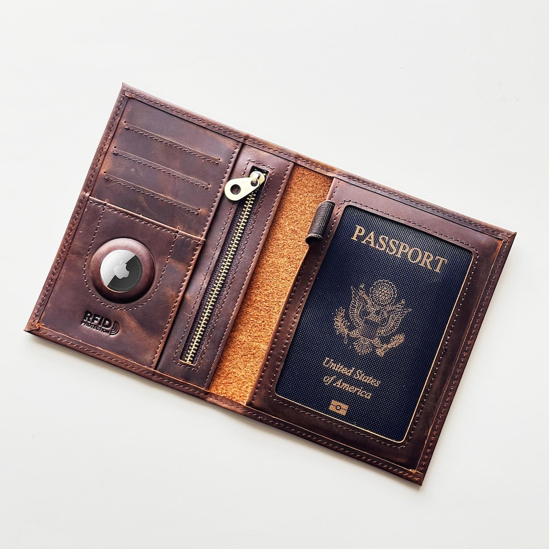 Leather AirTag Passport Holder Custom Leather Passport Cover Personalized Passport Case Bachelorette Party Favor Bridesmaid Gift Travel Gift