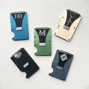 Portefeuille fin gravé personnalisé pour homme, pince à billets, portefeuille pour témoin, porte-cartes, cadeau pour témoin de mariage, cadeau de fête des pères pour lui