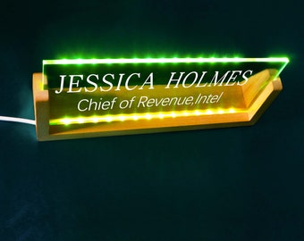 Personalized Desk Name Plate with Wooden Base, Lighted Acrylic Nameplate, Desk Accessories, Office Gifts for Boss Coworkers, New Job Gifts