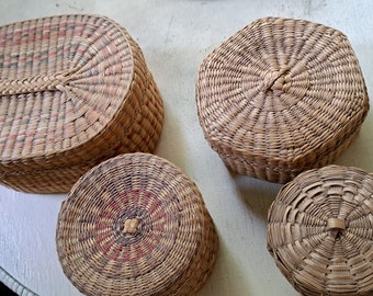 Vintage set of 4 Decorative mini Baskets