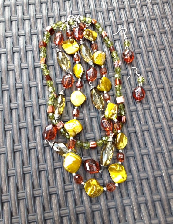 Vintage Green & Brown Lucite 3-Strand Necklace w/P