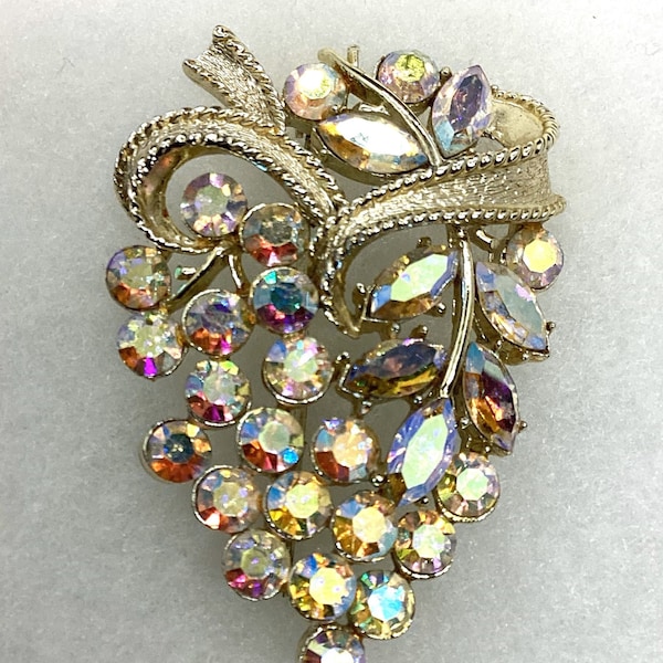 Vintage Coro Silver Tone Pegasus Aurora Rhinestone Brooch