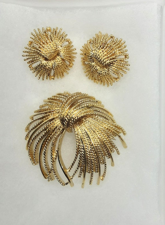 Vintage Monet Cordelia Brooch and Clip Earrings
