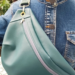 Sac banane  unique et original en  cuir synthétique personnalisables (Divers coloris )