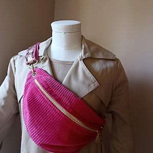 Sac  banane  Taille S,M,L original en velours côtelé  fushia et sangle  amovible au choix
