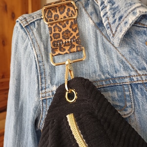 Sac  banane  original en velours côtelé noir et sangle amovible