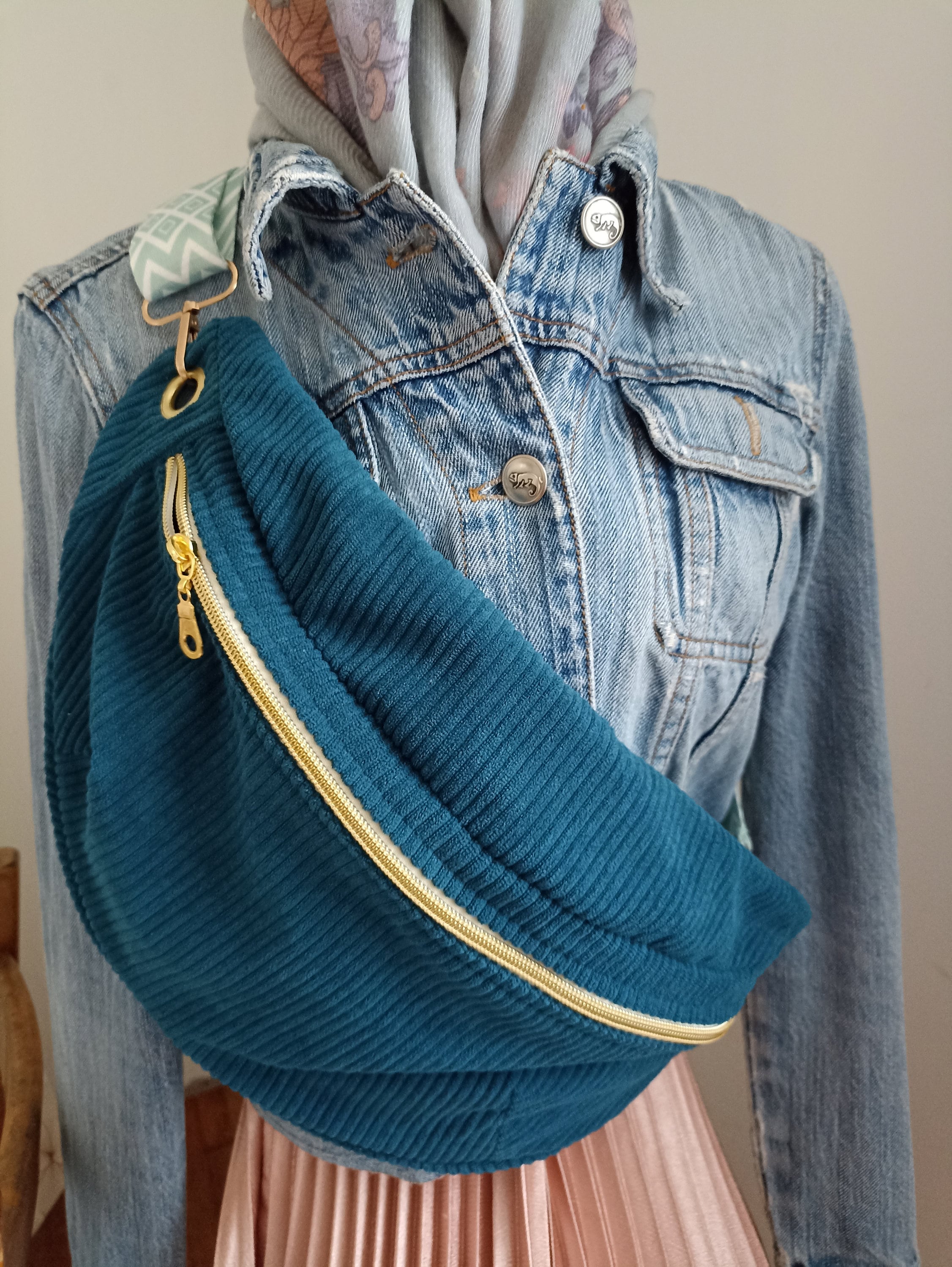 Sac à Main En Cuir De Crocodile Bleu – Beau, Spacieux, Idéal Pour Le Quotidien