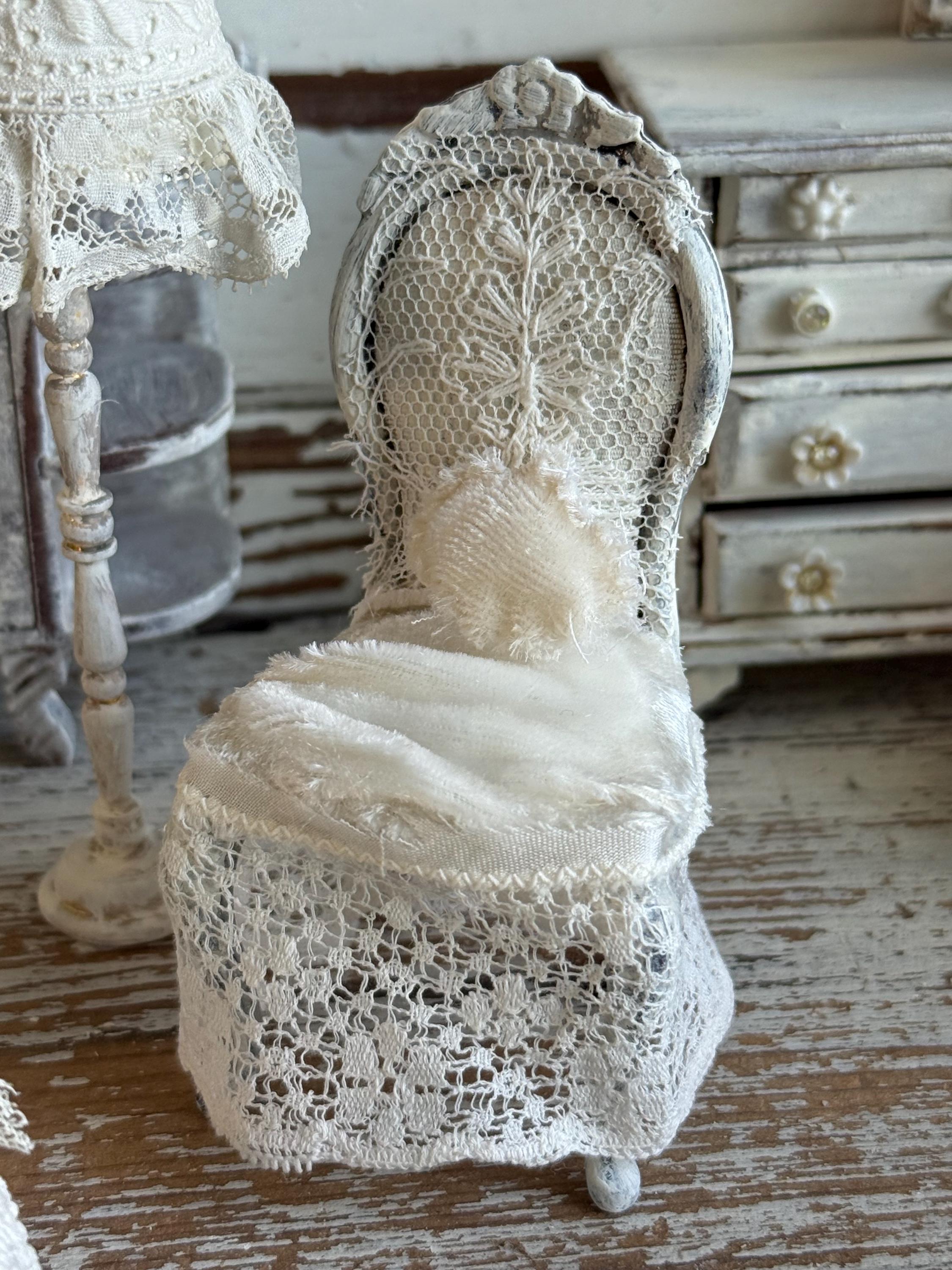 French Dollhouse Bespaq Chair, victorian Dollhouse arm chair, Artisan Dollhouse Furniture, Velvet dollhouse, vintage dollhouse 1:12 chair