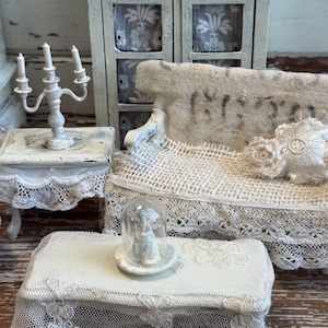 Vintage Dollhouse Bench: Shabby Chic Miniature Couch with Pillows