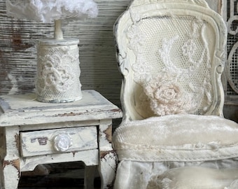French Cottage Dollhouse Lamp – Vintage Lace Fabric Shade – Shabby Chic Miniature Table Lamp – Romantic Textile Decor – Blissfull Minis