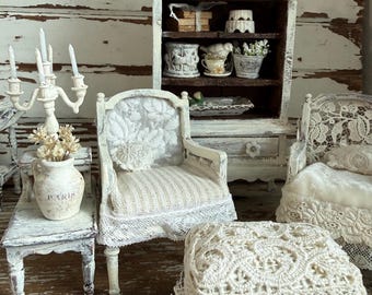 Aparador en miniatura terminado a mano / Mueble victoriano para casa de muñecas / Colección Blissful Signature / Escala 1:12