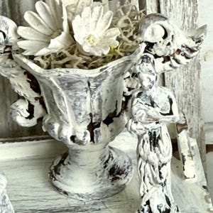 Puppenhaus Miniature Frau Französische Statue mit Blumen, 1:12 Dekor für Ihr Puppenhaus