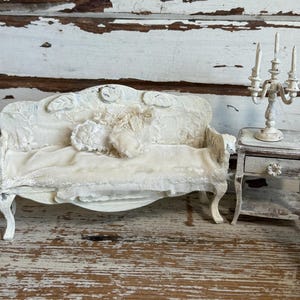 Victorian dollhouse  loveseat sofa, Dollhouse settee, Dollhouse velvet Sofa,   Dollhouse Living room, French Dollhouse, miniature sofa,