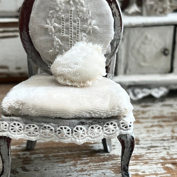 French Dollhouse Chair, victorian Dollhouse arm chair, Artisan Dollhouse Furniture, Velvet dollhouse, vintage dollhouse 1:12 chair