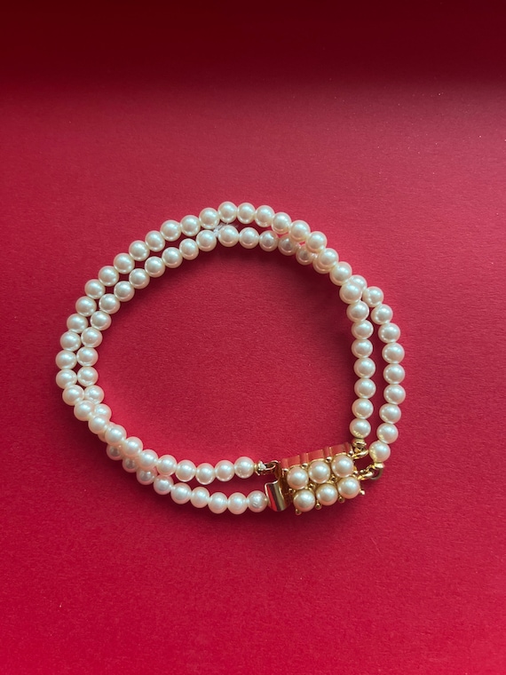 Vintage gold tone faux pearl bracelet - image 1