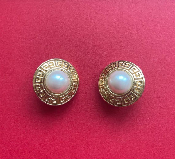 Vintage Givenchy clip-on Pearl earrings - image 1