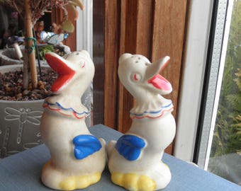 Vintage Ducks Salt & Pepper Shaker Set - Quacking Laughing Smiling Kitschy Ducks - Retro 1950s Kitchen Decor Ceramic Duck Shakers Eco Gift