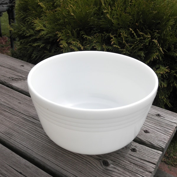 Vintage Pyrex Milk Glass Bowl - Large White Mixing Bowl for Hamilton Beach - Retro Pyrex Farmhouse Serving Bowl Hostess / Holiday Eco Gift