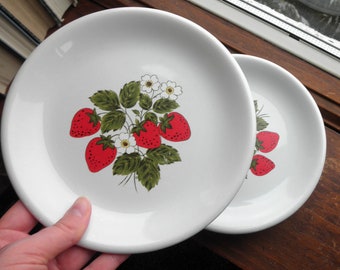 Vintage Strawberry Plates - 4 Country Strawberry Side Plates  / Dessert Plates - Retro Cottage Core Ceramic Berry Dishes - Eco Gift for Mom