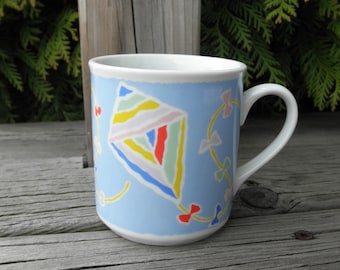 Vintage Kite Coffee Mug - 1980s Hallmark Ceramic Tea Cup - Kites Flying in Blue Sky Friendship Mug - Collectible 80s Mug Eco Gift for Mom
