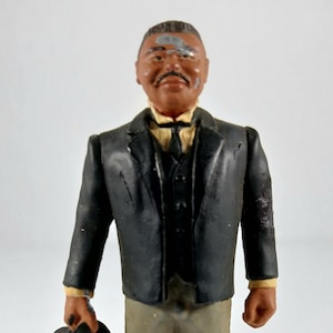 Corgi Icon James Bond 007 Diecast Hand-Painted Figurine, Oddjob - F04151