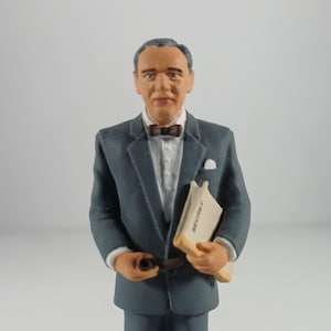 Corgi Icon James Bond 007 Diecast Figurine of Bond&#39;s Superior &#39;M&#39;, F04181