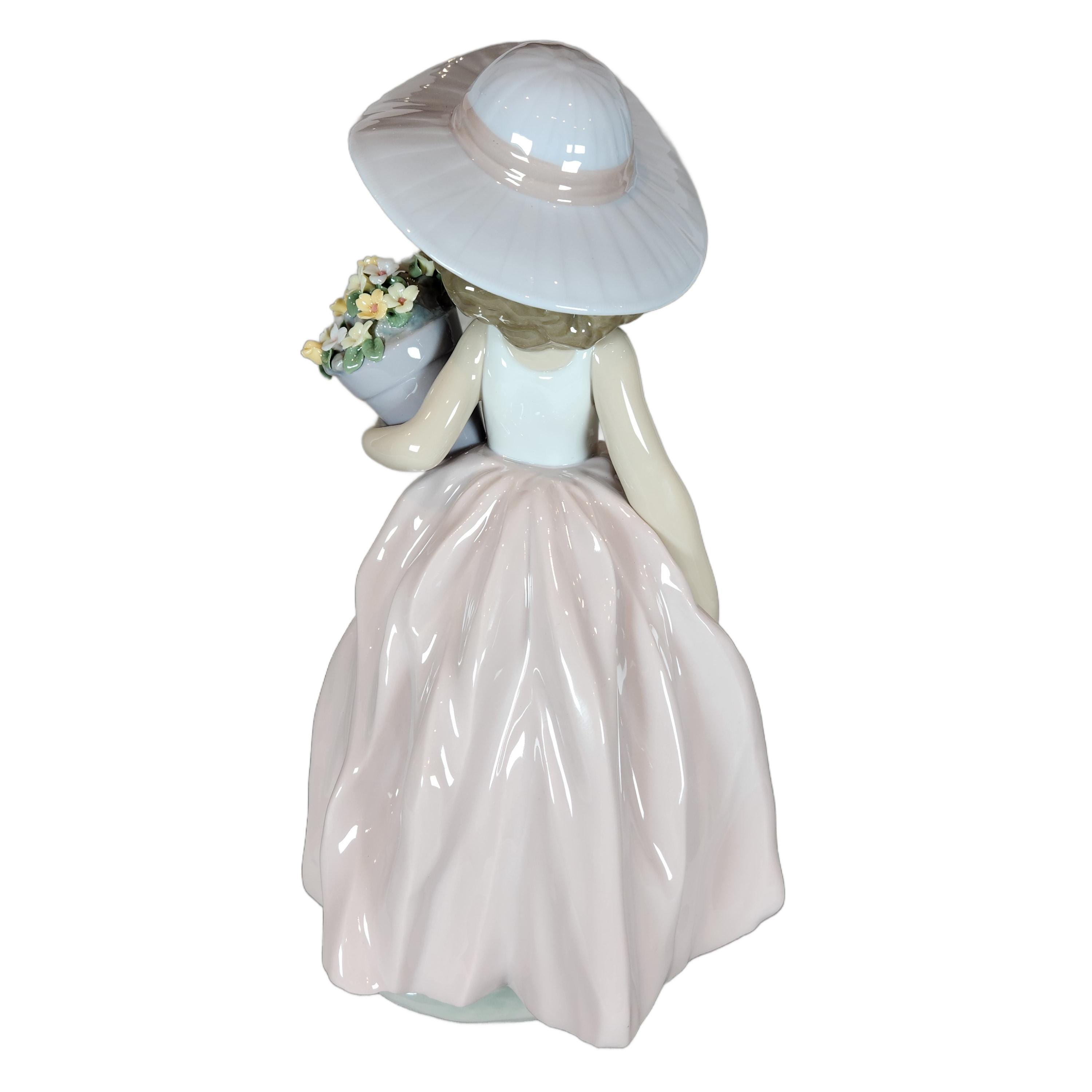 Lladro 'A Wish Come True' Figurine #7676, Porcelain Girl Flowers