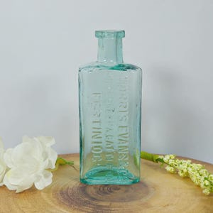 Vintage Medicine Old  Bottle, Aqua Glass Vet Veterinary Morris Evans Horse Sheep Cattle Oil Festiniog Wales Chemist. Doctor Circa 1900 (424)