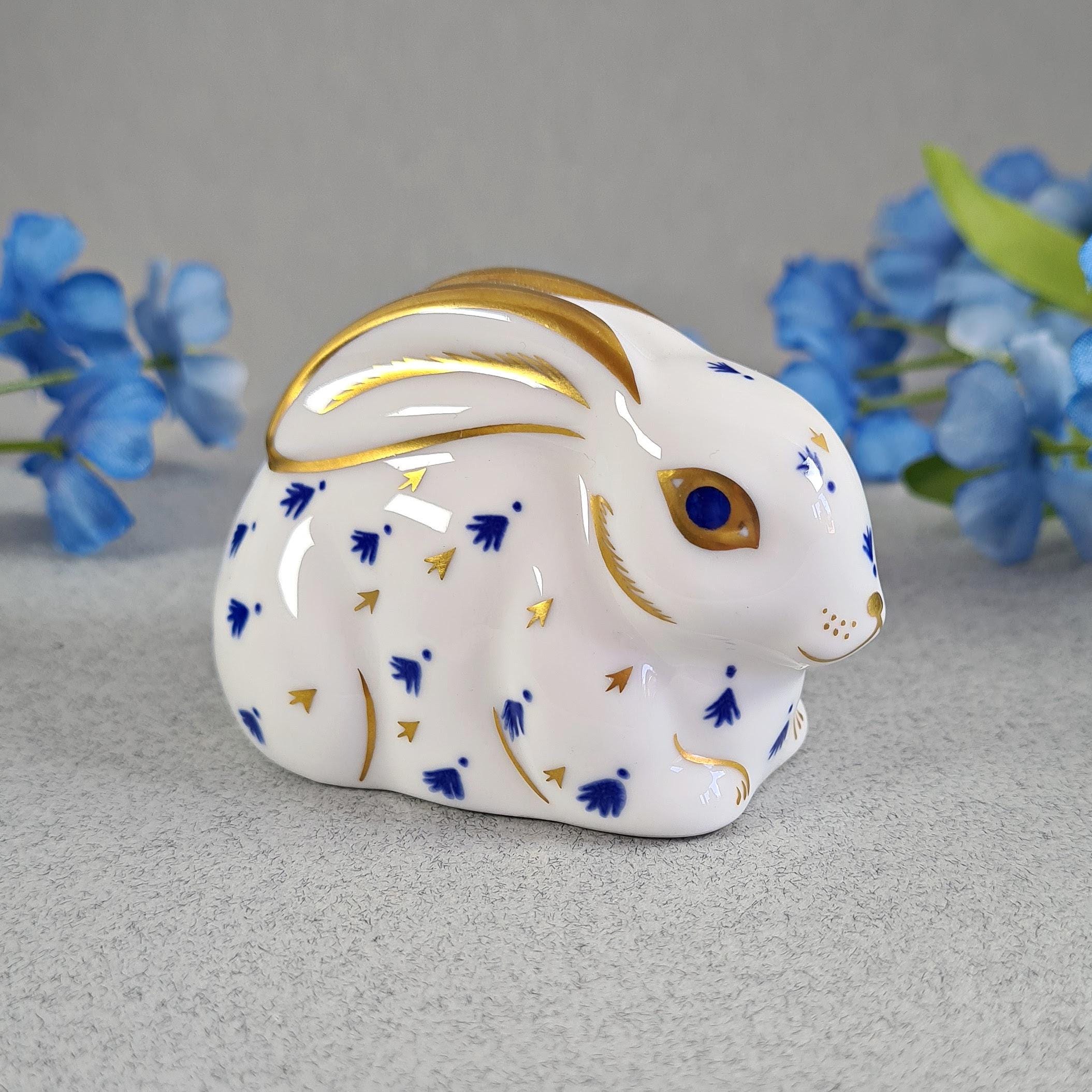 置物  CROWN DERBY New Year Rabbit Vintage Royal Crown Derby Baby Rabbit Paperweight, Fine Bone China