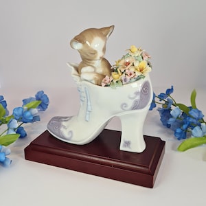 Vintage Lladro &#39;A Cosy Fit&#39; Figurine #6743, Spanish Porcelain Ornament, Lladro Kitten in Shoe of Flowers, Boxed