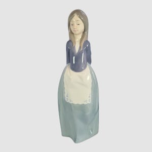 Nao by Lladro Porcelain Figurine &#39;Constance&#39; #1120G, Spanish Porcelain Young Girl Ornament